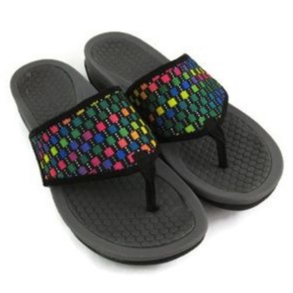 baretraps daisy sandals
